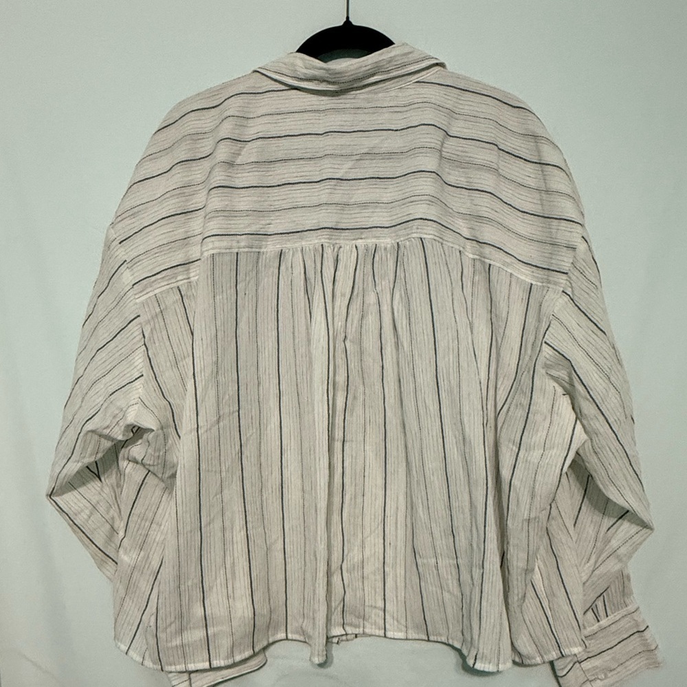 Lane Bryan Relaxed Crop Button-Down Shirt - Picture 6 of 6